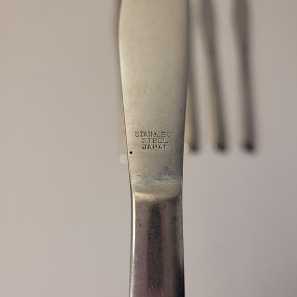 Set of 5 Solid Stainless Steel Dinner Steak Knives Japan Serrated Edge Pre-Owned - Picture 7 of 8
